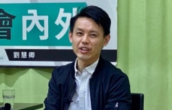 香港民主党主席罗健熙表示，警方1-06国安法大搜捕不会影响该党的路线，如果今年9月有立法会选举，民主党约有15名党员包括他自己愿意参选 (美国之音/汤慧芸）
