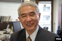 日本防卫监理研究所所长山内敏秀研究中国海军已有20年(美国之音歌篮拍摄)