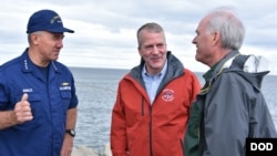 资料照:(图中)共和党联邦参议院苏利文(Sen. Dan Sullivan, R-AK)