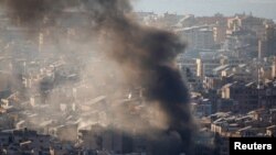 以色列持续打击黎巴嫩真主党,联合国高级官员担心黎巴嫩的港口和机场可能在冲突中关闭,这将严重影响该国的食品补给。(路透社:2024年10月12日)