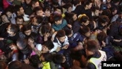 踩踏事件给上海新年罩上阴影