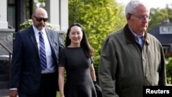 资料照:被加拿大逮捕的华为财务总监孟晚舟离开其加拿大住所。(2019年5月8日)