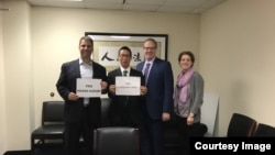 中国非政府组织活动人士杨占青2019年10月28日在首都华盛顿向美国白宫、国务院以及国会官员介绍中国NGO遭打压状况。 (杨占青提供)