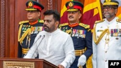 斯里兰卡总统办公室拍摄并发布的这张照片显示,斯里兰卡新总统阿努拉·库马拉·迪萨纳亚克(Anura Kumara Dissanayaka)在科伦坡参加宣誓就职仪式。(2024年9月23日)