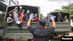 2020年4月2日,接近刑满的在押人员在印度尼西亚获得释放,以避免在拥挤的监狱中感染新型冠状病毒。