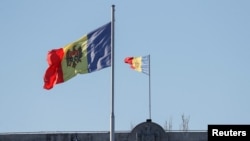 Мінфін США звинуватив групу росіян в спробі дестабілізувати уряд Молдови. Архівне фото: урядова будівля в Кишиневі, Молдова