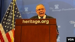 美国退役陆军上将杰克·基恩2022年8月4日在华盛顿传统基金会演说(美国之音锺辰芳拍摄)