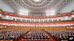 2022年10月16日中共在北京人民大会堂召开二十大，图为从主席台望去，会场座无虚席。-美联社照片。