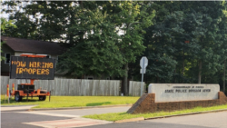 VOA英语视频:Police Departments Across US Dig Deeper to Attract Recruits
 VOA英语视频:Police Departments Across US Dig Deeper to Attract Recruits