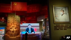 正在北京一个展览馆展出中国领导人习近平抗疫“成就”展。(2022年10月12日)