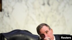 美国国会参议院情报委员会主席马克·沃纳(Mark Warner)2023年3月8日主持一场听证会。(路透社)