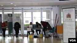 香港大学学生会举行换届选举(美国之音海彦拍摄)