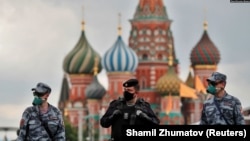 资料照：莫斯科红场上执勤的俄罗斯警察