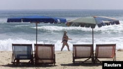 岘港美溪滩（又名中国滩）。岘港大致夹在北边的河内和南边的胡志明市中间。
