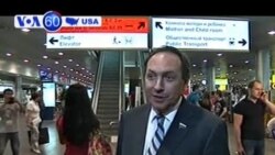 Edward Snowden xuất hiện trước công chúng tại Nga  Edward Snowden xuất hiện trước công chúng tại Nga