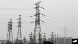 中国首都北京市的一处电网。2017年6月5日资料照。