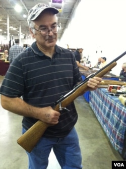 国防部雇员史蒂夫(美国之音 亚微拍摄)