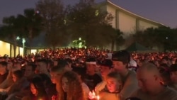 美国万花筒:学生白宫前请愿;社交媒体与枪击暴力;《黑豹》票房火爆 美国万花筒:学生白宫前请愿;社交媒体与枪击暴力;《黑豹》票房火爆