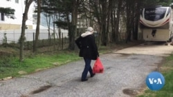 VOA英语视频: 美国社区争相帮助老年人,再现战时团结精神 VOA英语视频: 美国社区争相帮助老年人,再现战时团结精神