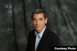 “中国即将崩溃”作者,布斯杂志专栏作家章家敦 (Gordon Chang)