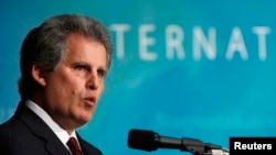 国际货币基金组织第一副总裁大卫·利普顿2013年在东京发表讲话 (资料图)