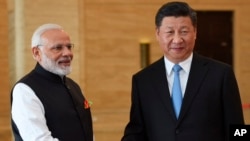 资料照 印度总理莫迪与中国国家主席习近平在武汉(2018年4月27号)