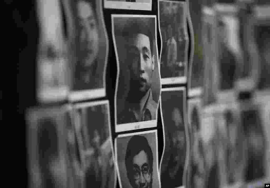 Hình các nạn nhân của vụ đàn áp đẫm máu được trưng bày trong viện bảo tàng ở Hong Kong