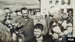 俄罗斯同印度拥有传统友好关系。前苏联领导人赫鲁晓夫与尼赫鲁(资料照片)