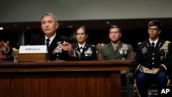 Đô đốc Harry Harris Jr.,Tư lệnh Bộ Chỉ huy Thái Bình Dương Mỹ điều trần trước Ủy ban Quân vụ Thượng Viện ngày 27/4/2017