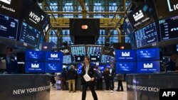 Saham-saham perusahaan kecil minggu lalu mengalami koreksi 10% menjelang pelantikan Donald Trump untuk masa jabatan kedua (foto: ilustrasi). 