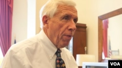 沃尔夫议员(资料照) (美国之音常晓拍摄)