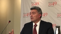 加德纳参议员2019年3月14日在2049项目研究所及全球台湾研究中心美台关系研讨会上发表讲话(美国之音钟辰芳拍摄)