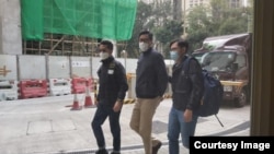 早上被警方上门拘捕,是 3名遭警方大搜捕的民主派人士之一, 警方指控他们涉嫌违反港区国安法颠覆中国国家政权罪。 (林卓廷社交网站图片)