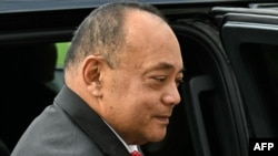 资料照片:2023年9月25日,汤加首相肖西·索瓦莱尼抵达华盛顿白宫南门参加由拜登总统主持的太平洋岛国论坛峰会。(法新社照片)