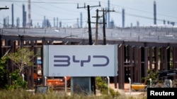 位于巴西卡马萨里的比亚迪新电动汽车 (EV) 工厂的建筑工地。(2024年11月17日)