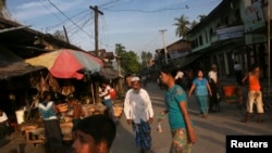 မောင်တောဈေးတနေရာ (မှတ်တမ်းဓါတ်ပုံ)