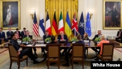 دونالدترمپ، رئیس جمهور ایالات متحده روز دوشنبه با رهبران اروپایی در قصرسفید دیدار کرد.