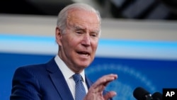 美国总统拜登在白宫讲话。(2021年12月1日)