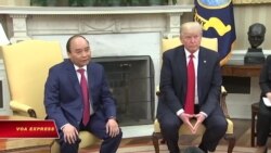 Phỏng vấn giáo sư Đoàn Viết Hoạt về chuyến thăm của ông Phúc Phỏng vấn giáo sư Đoàn Viết Hoạt về chuyến thăm của ông Phúc