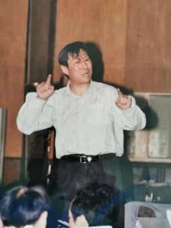 王西麟工作照（拍摄于1998年，王西麟提供照片）