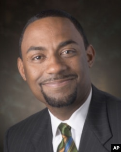 俄亥俄大学副学务长肯特.斯密斯