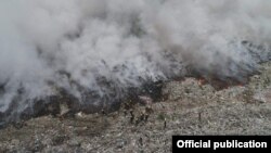 လှိုင်သာယာမြို့နယ် ထိန်ပင်သုဿန်အနီးက ဧက ၃၀၀ ရှိတဲ့ အမှိုက်ပုံမီးလောင် ( သတင်းဓာတ်ပုံ- မြန်မာနိုင်ငံ မီးသတ်တပ်ဖွဲ့ဌာနချုပ်)