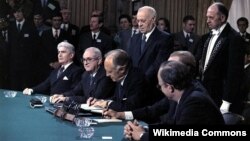 Lễ kí Hiệp Định Paris.