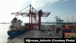 资料照片:位于印度泰米尔纳德邦图蒂库迪的V.O.奇丹巴拉纳尔港,该港是印度13个主要港口之一。(2025年6月26日)