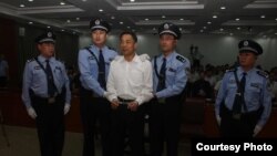 Ông Bạc Hy Lai tại tòa án ở Tế Nam, Sơn Đông, miền đông Trung Quốc, ngày 22/9/2013.