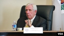 2012年9月19日,美国国会资深议员弗兰克·沃尔夫