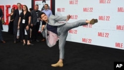 Iko Uwais berpose saat acara penayangan perdana “Mile 22” di Los Angeles, 9 Agustus 2018.