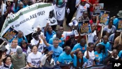 Người biểu tình tuần hành ở Nairobi hôm 3/10.