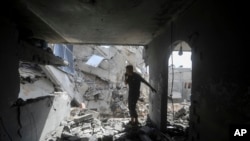 以色列2024年5月7日对加沙地带的拉法一个住所实施了攻击。(美联社)