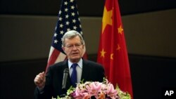 2015年4月23日,美国驻华大使博卡斯在北京谈论知识产权